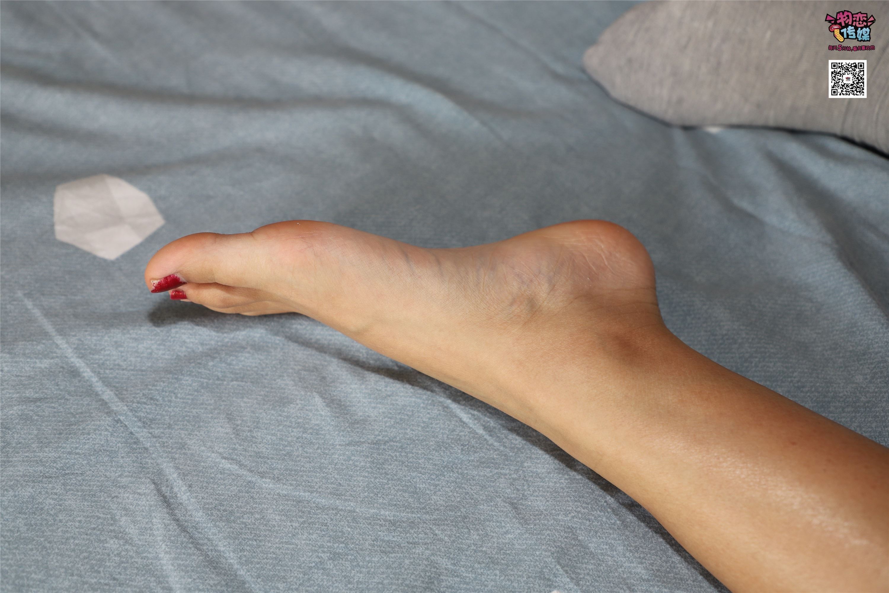 物恋传媒 No.005 JK制服高中小姐姐，棉袜加丝袜